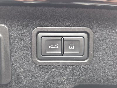 2021 AUDI A8 — миниатюра 37