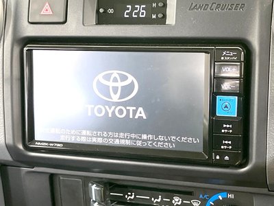 TOYOTA LAND CRUISER 70 - 4