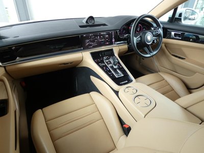 صورة 4 لـ 2021 Porsche PANAMERA