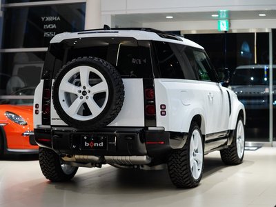 LAND ROVER DEFENDER - 2