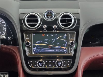 2020 Bentley BENTAYGA — миниатюра 12