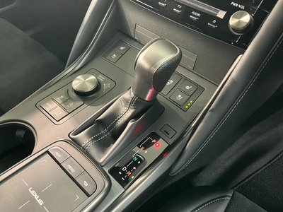 2023 Lexus IS — миниатюра 20