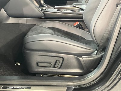 2023 Lexus IS — миниатюра 11