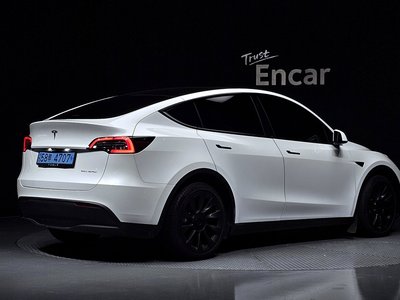 2023 Tesla MODEL Y — фото 3