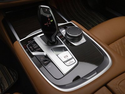 BMW 7 SERIES - 9