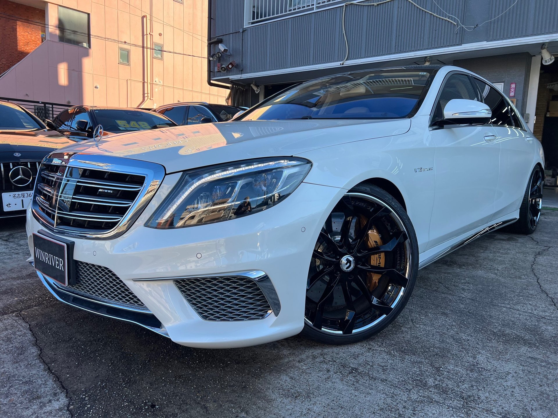 MERCEDES-BENZ S-CLASS AMG - View 1