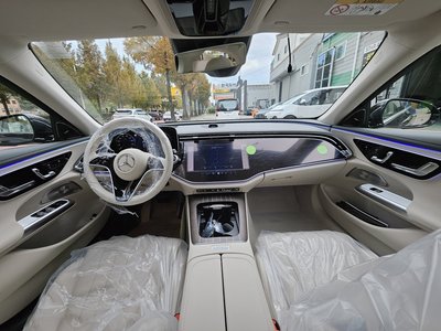 MERCEDES-BENZ E-CLASS - 8