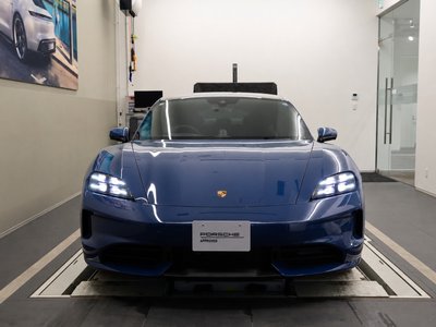 2025 Porsche TAYCAN photo 3