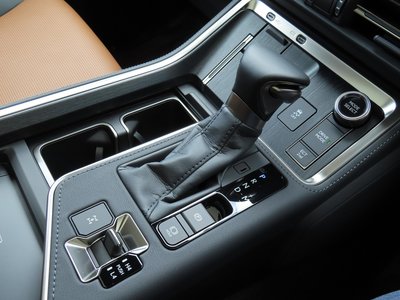 صورة 13 لـ 2025 Lexus GX