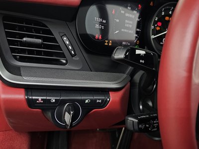 2023 Porsche 911 — миниатюра 18