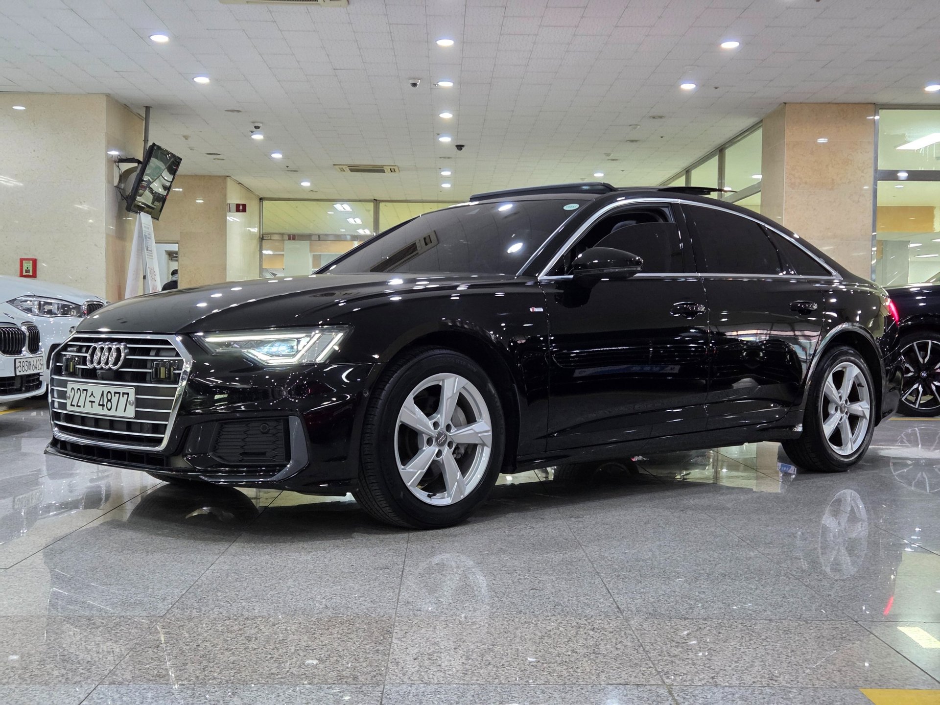 AUDI A6 - View 1