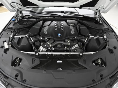 BMW 8 SERIES - 7