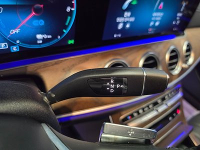 MERCEDES-BENZ E-CLASS - 9