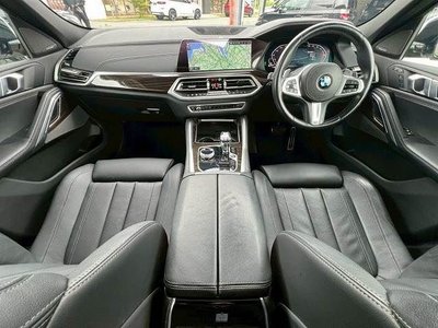 2021 BMW X6 photo 2