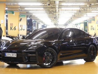 PORSCHE PANAMERA - 1