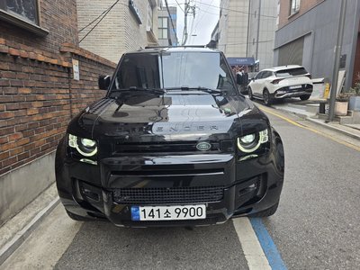 LAND ROVER DEFENDER - 1