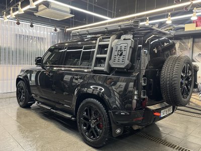 LAND ROVER DEFENDER - 3