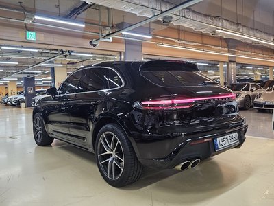 2022 Porsche MACAN photo 6