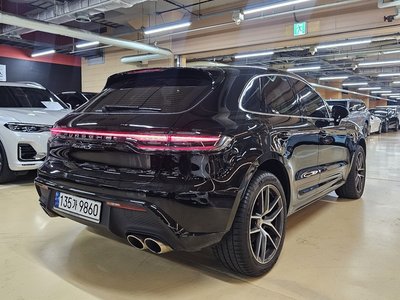 2022 Porsche MACAN photo 4