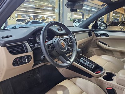 2022 Porsche MACAN photo 7