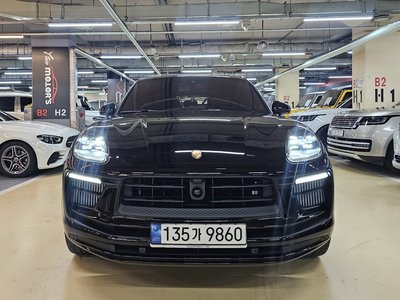 2022 Porsche MACAN photo 3