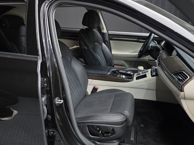 2019 Genesis G90 thumbnail 12