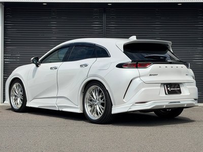 2025 Toyota CROWN SPORT photo 8