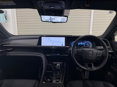 2025 Toyota CROWN SPORT photo 4