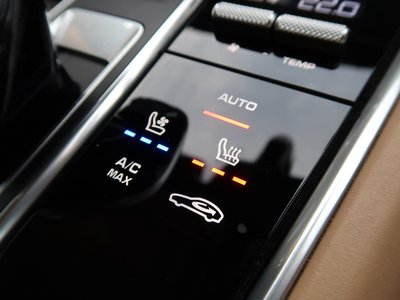 PORSCHE PANAMERA - 9