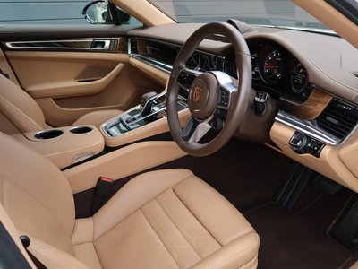 PORSCHE PANAMERA - 5