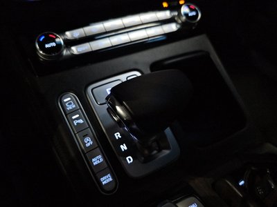 2020 Genesis G90 缩略图 12