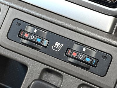 TOYOTA LAND CRUISER PRADO - 8