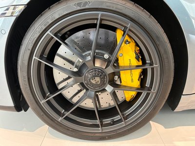 PORSCHE 911 - 6