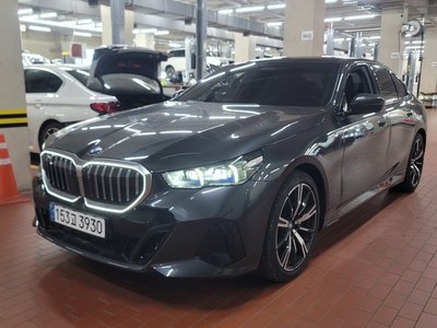 BMW 5 SERIES - 1