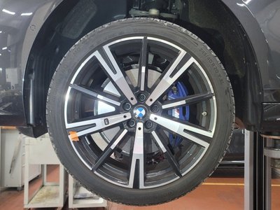 BMW 5 SERIES - 6