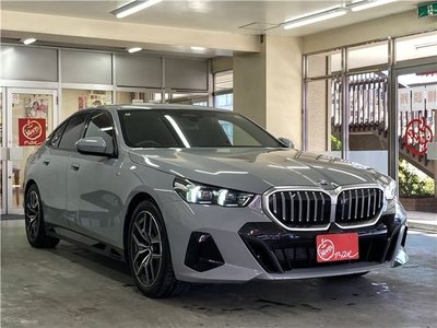 BMW 5 SERIES - 1