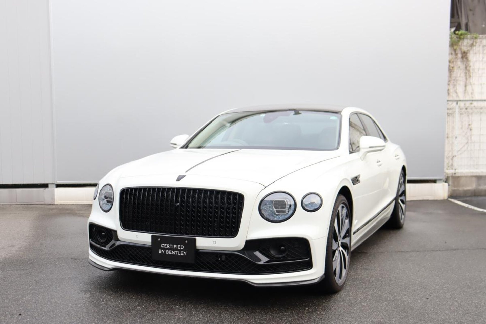 BENTLEY FLYING SPUR - View 1