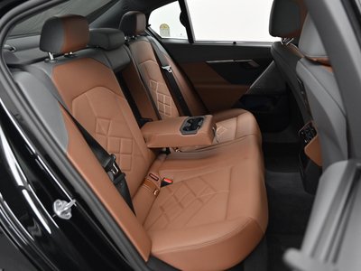 2025 BMW 5 SERIES — миниатюра 12