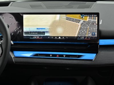 2025 BMW 5 SERIES — миниатюра 14