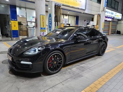 PORSCHE PANAMERA - 1