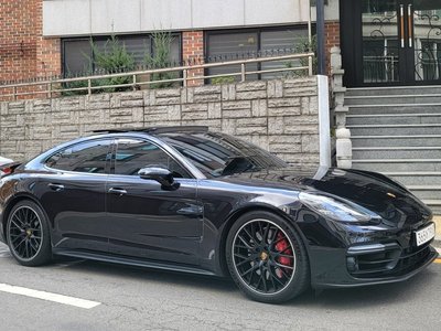 PORSCHE PANAMERA - 3