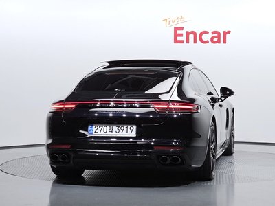 2020 Porsche PANAMERA 照片 3