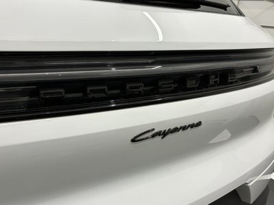 صورة 8 لـ 2024 Porsche CAYENNE