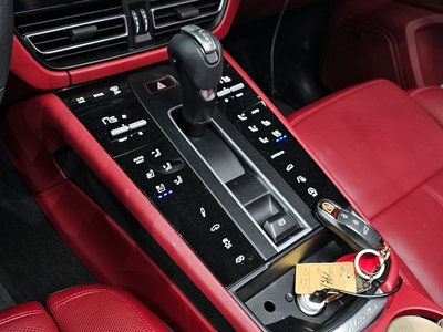 PORSCHE MACAN - 9