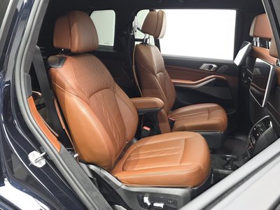 2021 BMW X7 thumbnail 11