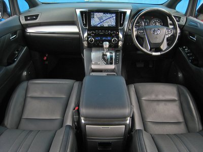 صورة مصغرة 29 لـ 2018 Toyota VELLFIRE