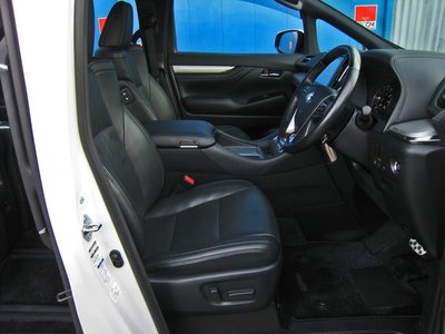 صورة مصغرة 60 لـ 2018 Toyota VELLFIRE