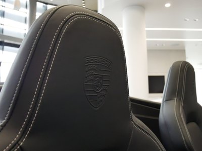 PORSCHE 911 - 9