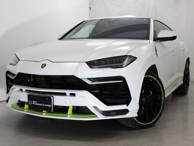 LAMBORGHINI URUS - 1