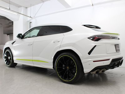 LAMBORGHINI URUS - 8